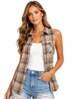 GAP Plaid Sleeveless Flannel Button Down Shirt with front pocket 🍸